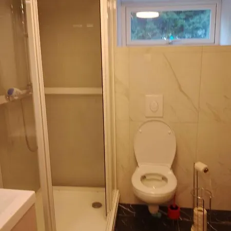 Koselig Kjellerleilighet Near Sentrum Apartament *